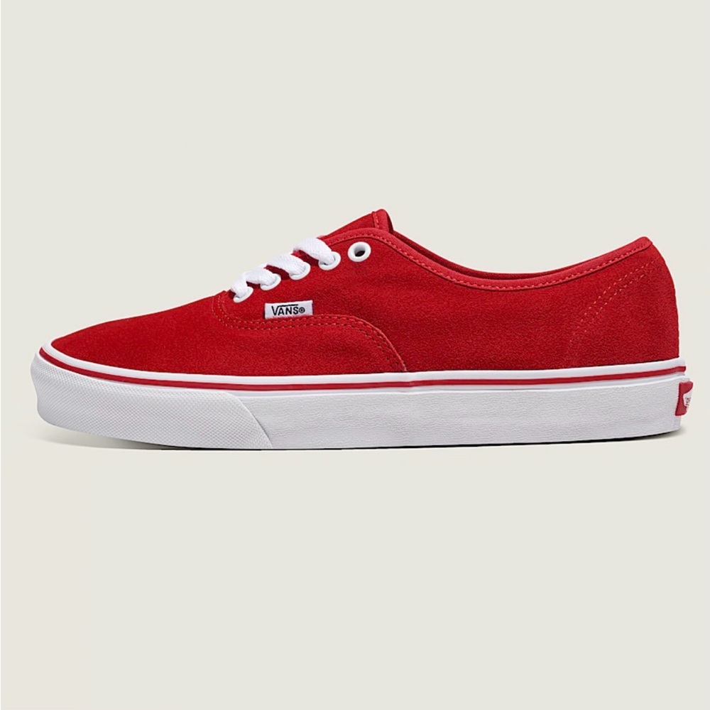 NWT Women’s Vans in Bold Red ❤️👟